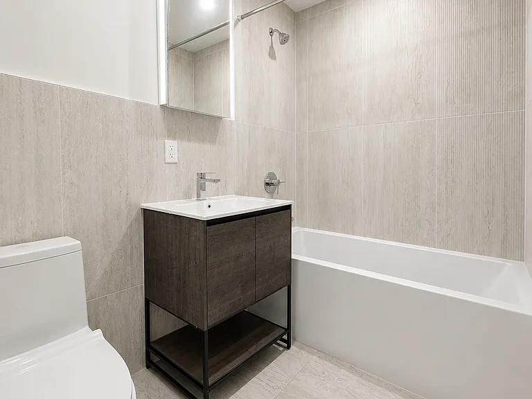 558 Fairview Ave #1B — Photo 8