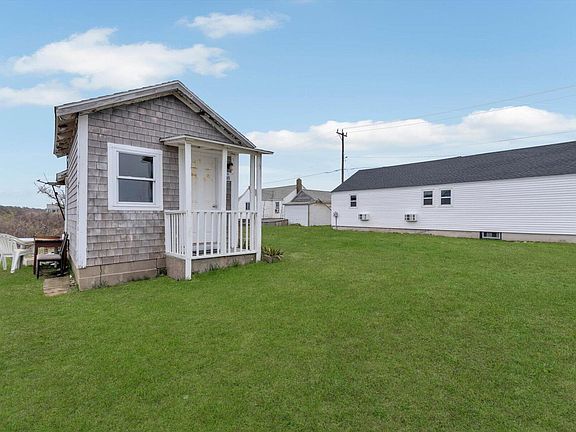 3rd image of 321 Shore Road UNIT 16s