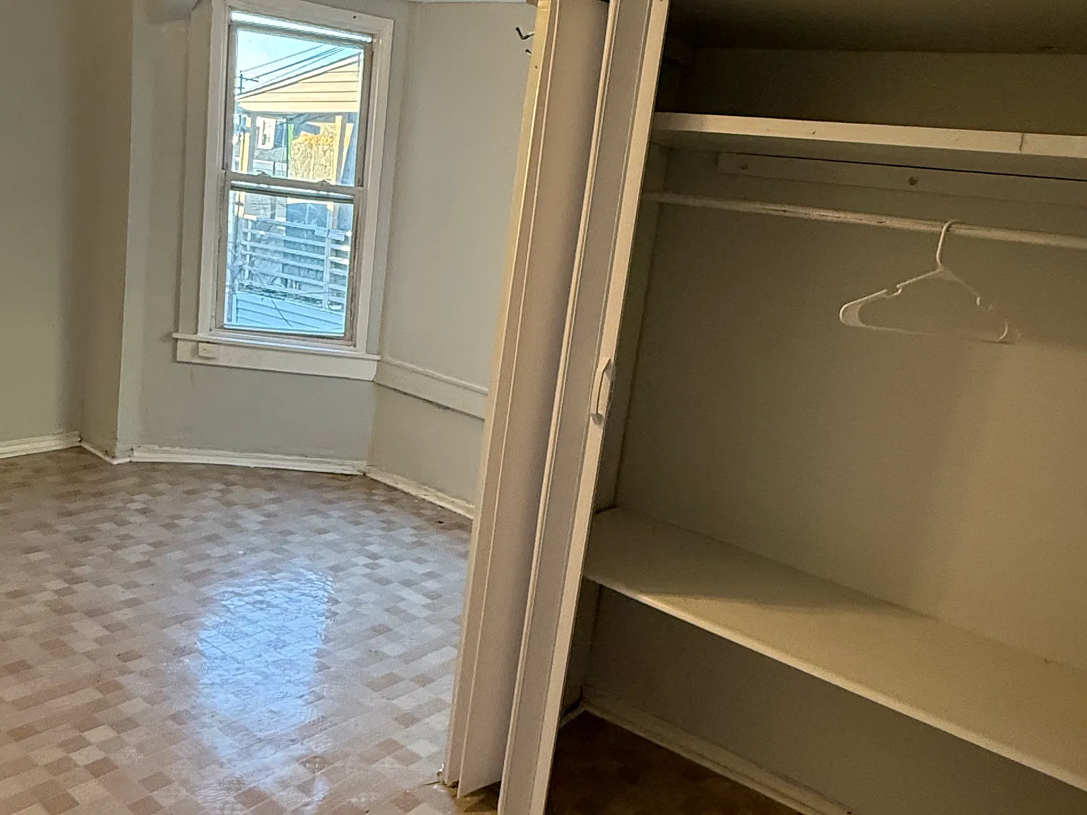 2 bed, 1000 sqft, $1,425 — Photo 4