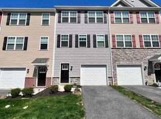 813 Admirals Quay Dr, Mechanicsburg, PA 17050