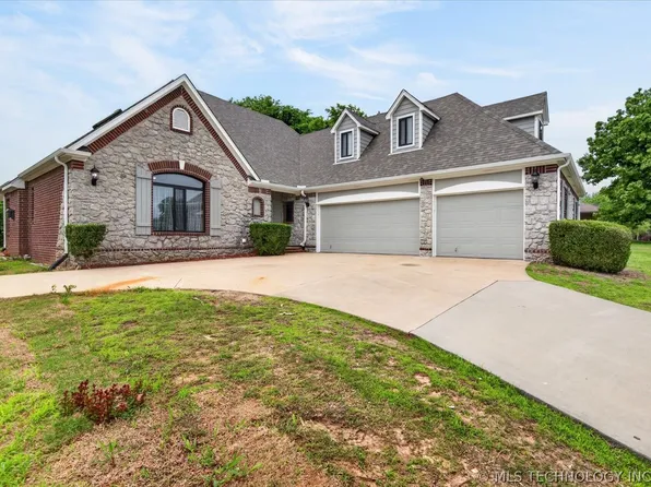 2728 W 66th Pl, Tulsa, OK 74132