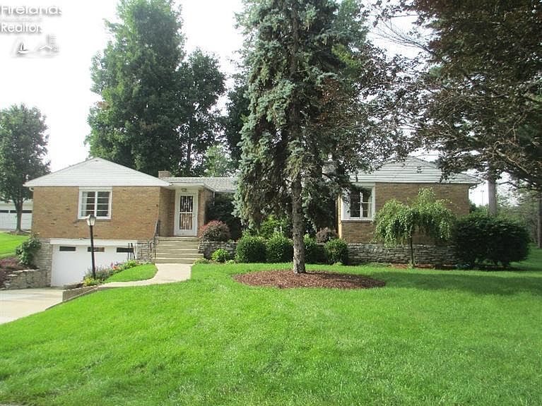 1st image of 85 Pinecrest Dr