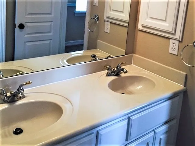 325 Lancaster Ln — Photo 18