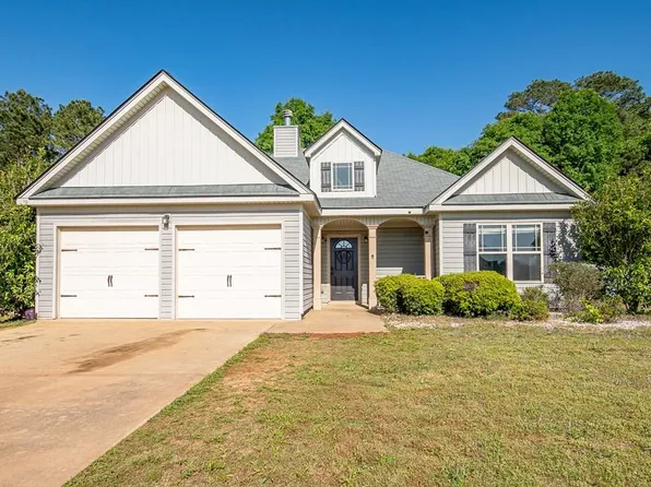 26 Justice Dr, Fort Mitchell, AL 36856