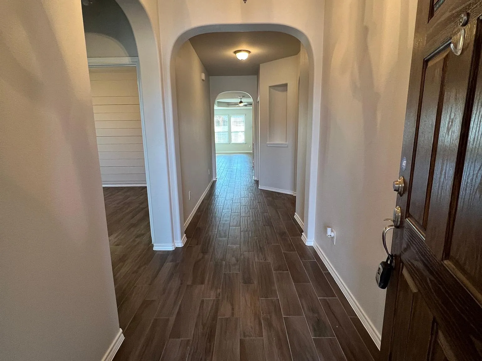 3 bed, 2550 sqft, $3,000 — Photo 3