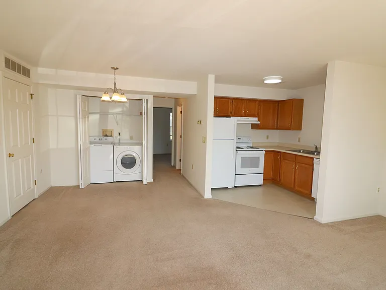 812 W Main St #4 — Photo 9