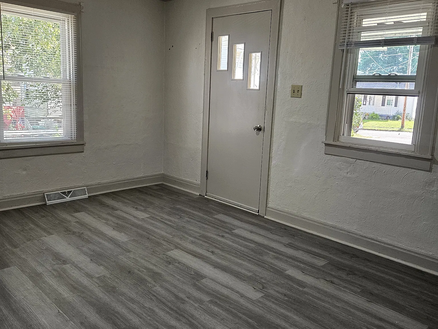 1 bed, $895 — Photo 4