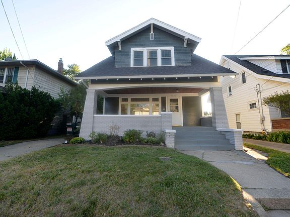 2nd image of 1507 Fremont Ave NW