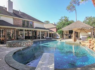 911 Remington Ct, Friendswood, TX 77546