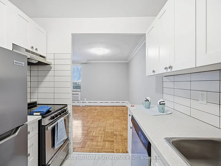 221 Russell Hill Rd #303 — Photo 12