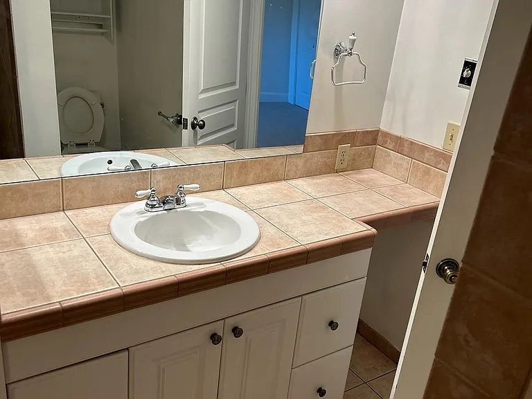 2607 W Lacrosse Ave — Photo 8