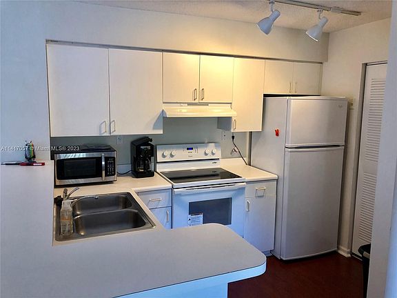 4th image of 7816 Sonoma Springs Cir APT 201