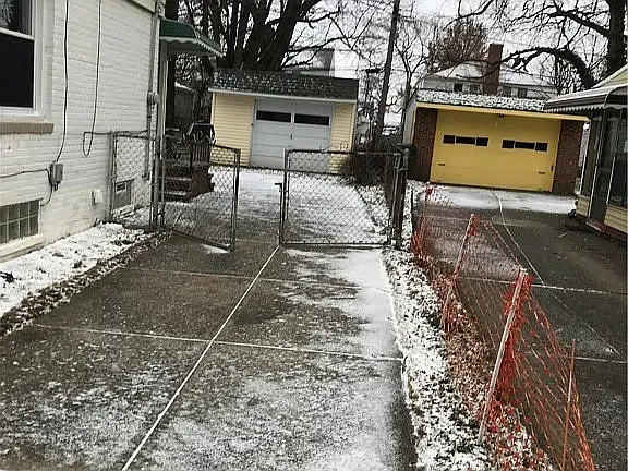 22010 S Lake Shore Blvd — Photo 2