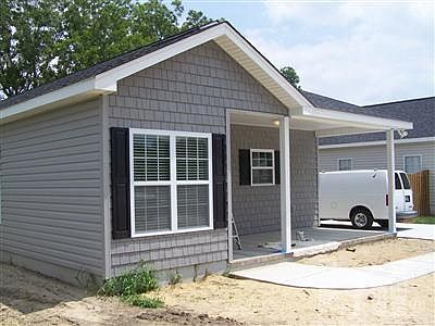 2nd image of 1562 Bluff Dr.