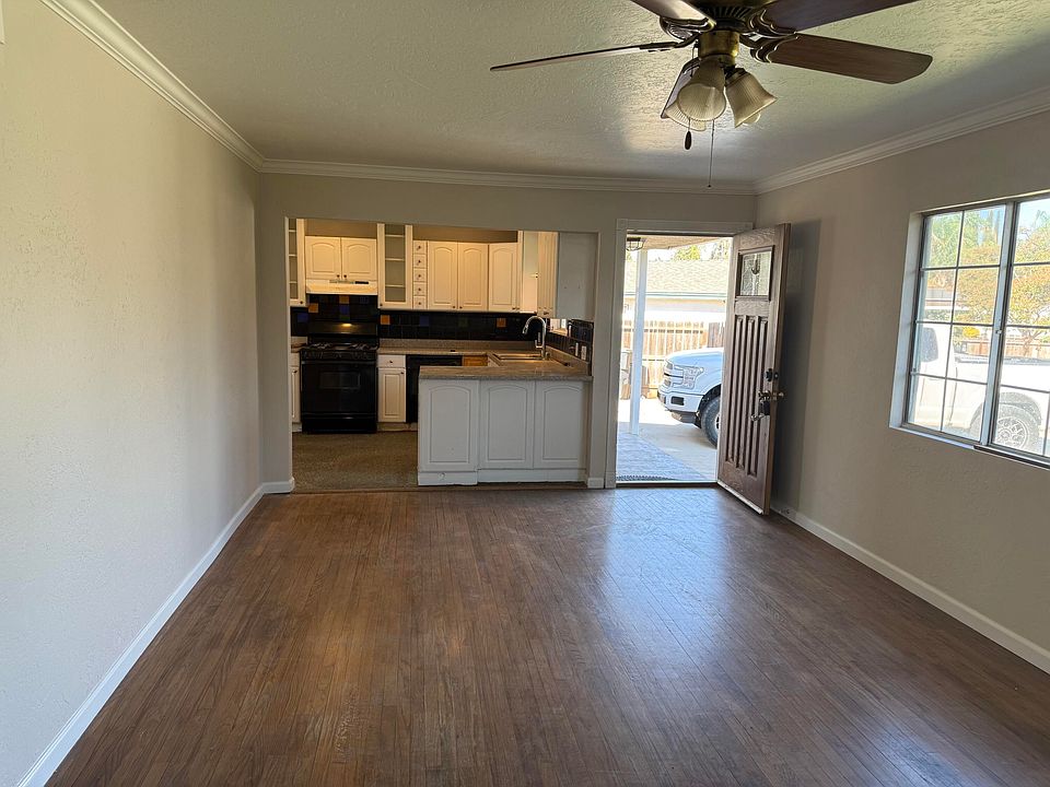 2nd image of 639 E South View Avenue