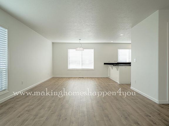 4th image of 1389 Orchardview Ave NW