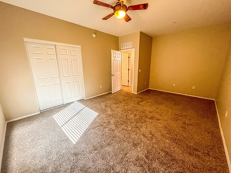 853 W Calle Barbitas — Photo 13