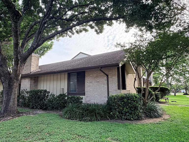 7202 S Dairy Ashford Rd — Photo 35