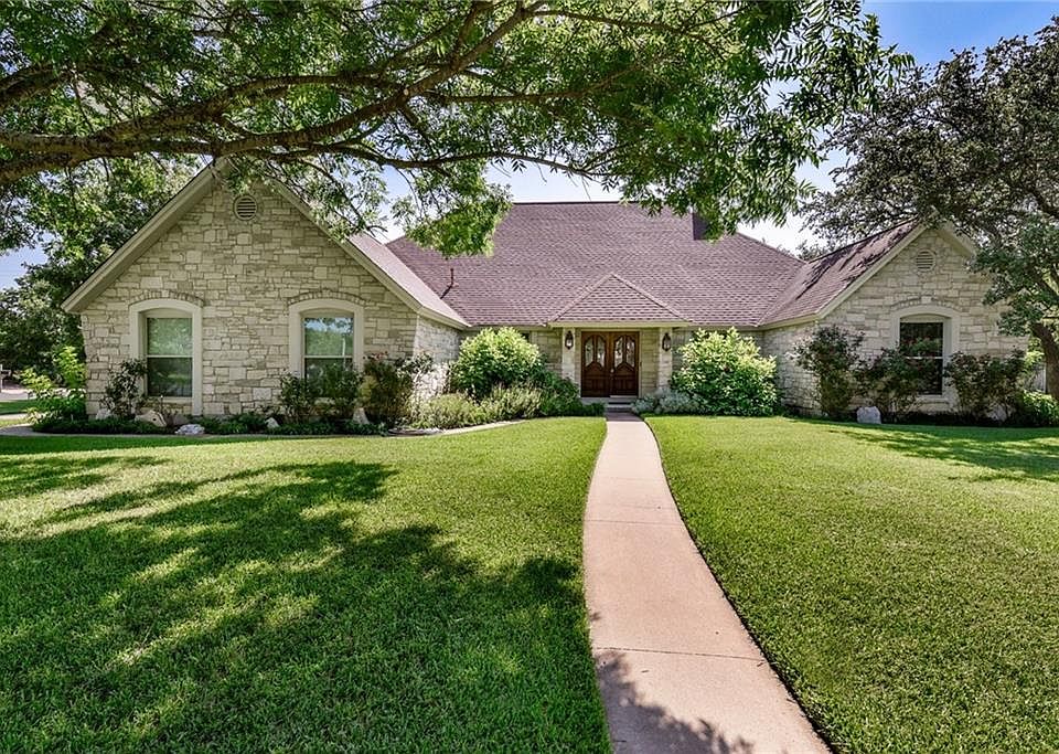 1st image of 3201 Oak Bend Dr
