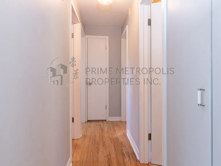 410 S 116th St — Photo 8