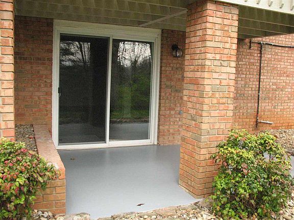 5th image of 729 Barton Dr