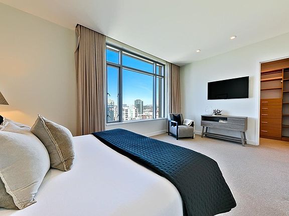 5th image of 165 6th Ave Unit 2601