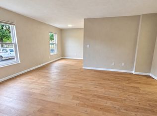 837 S 74th St APT 1, Belleville, IL 62223