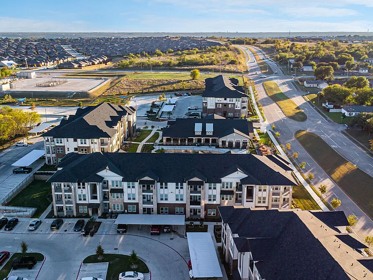 The Royalton at Chapel Creek — Photo 11