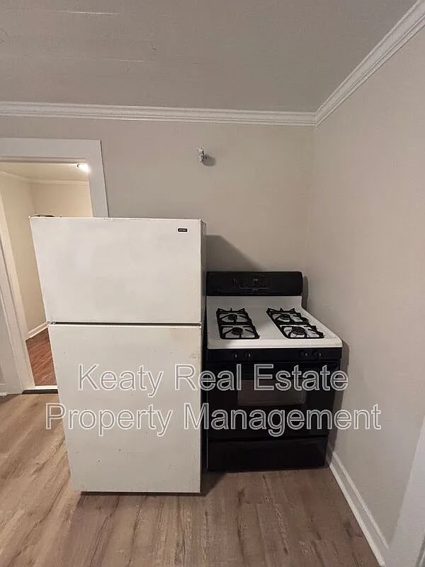 2 bed, 1.0 bath, $975 — Photo 4