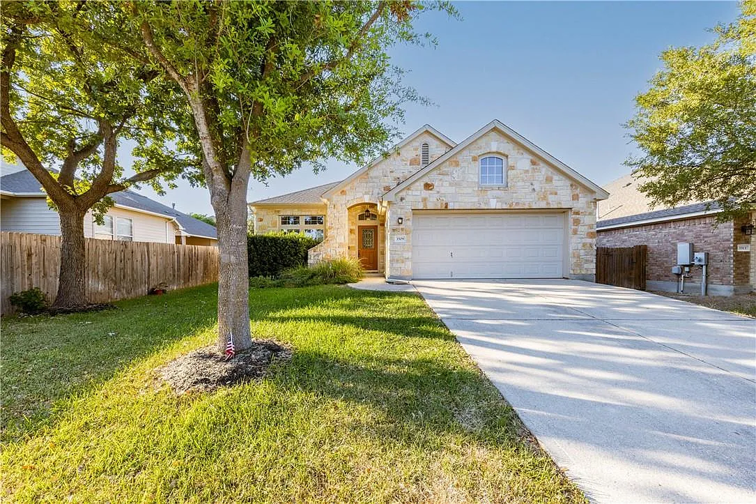 3 bed, 2.0 bath, 2259 sqft, $2,300 — Photo 1