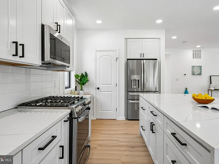 3108 Adams St NE — Photo 5
