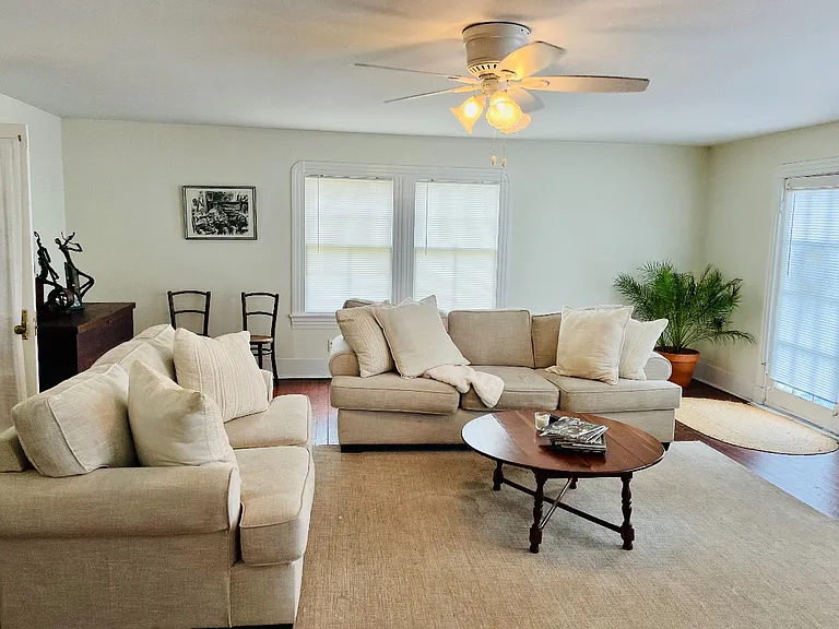 191 Acacia Ave #191A — Photo 2