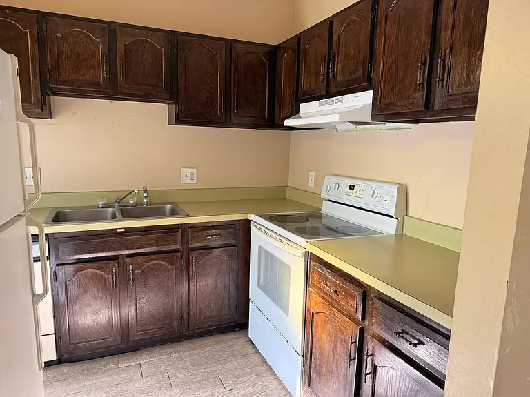 407 Wethersfield Ave — Photo 4