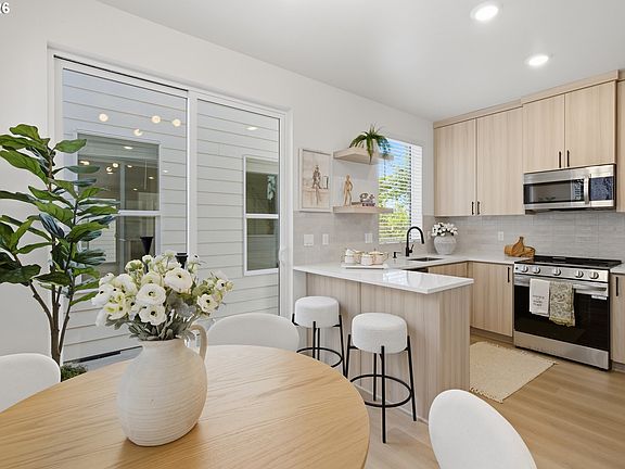 5th image of 7033 SE 60th Ave