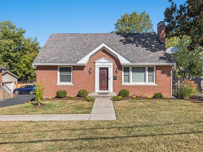 1717 Versailles Rd — Photo 2
