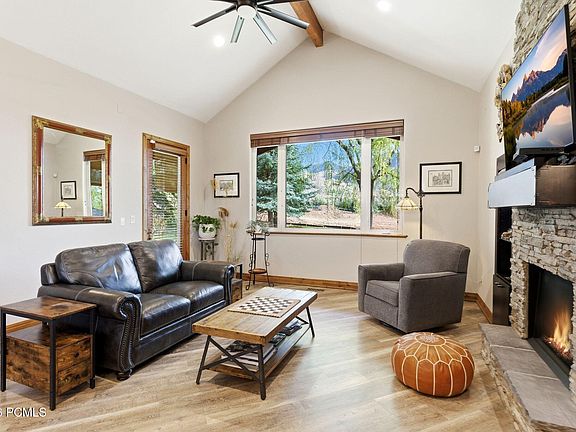 3rd image of 1096 Turnberry Ct
