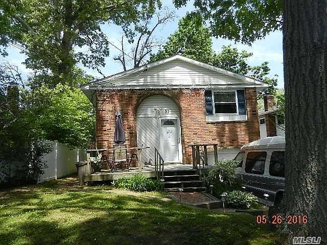 1st image of 37 Lakeview Ct