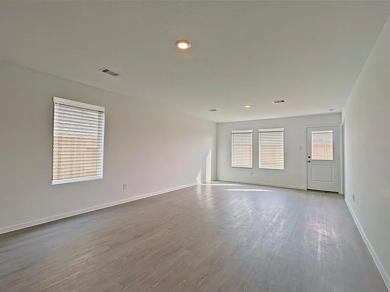 16806 Old Wagon Way — Photo 5