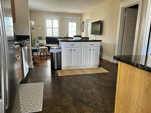 1614 Lodge St — Photo 4