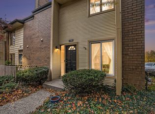 2700 Birchcrest Dr SE, Grand Rapids, MI 49506