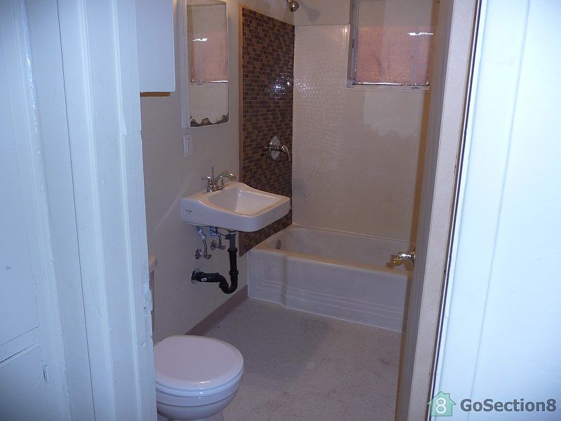 2nd image of 259 W Tamarisk St APT 2