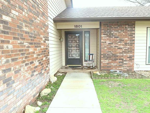 2nd image of 1801 Buckboard Ln