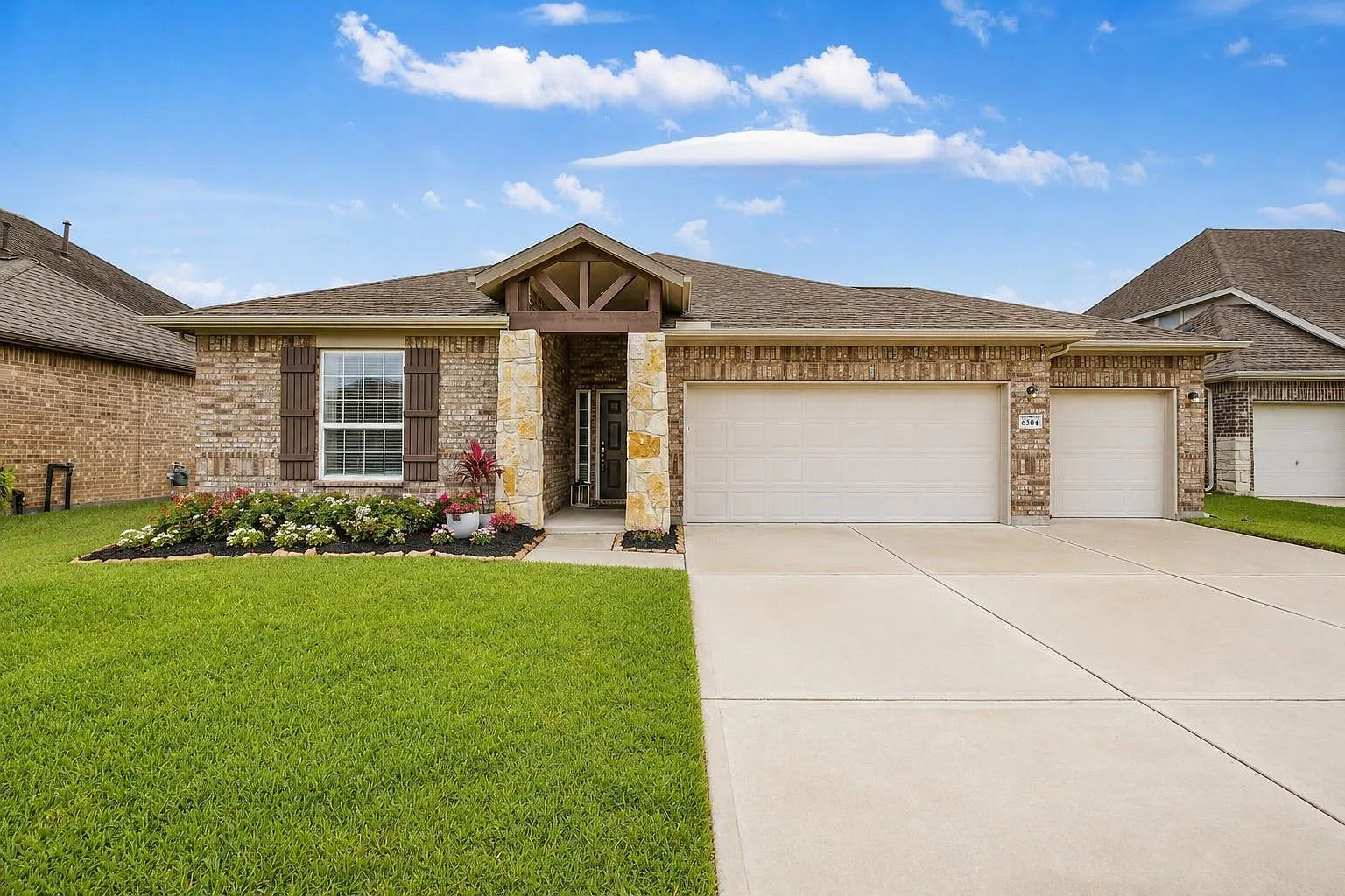 4 bed, 2.0 bath, 2016 sqft, $3,100 — Photo 4
