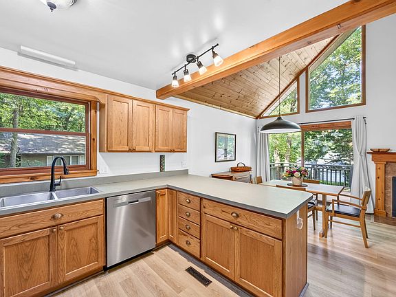 5th image of 11299 Alpine Rd
