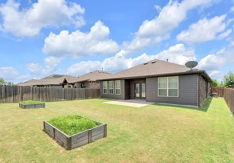 3140 Blacksmith Ln — Photo 26