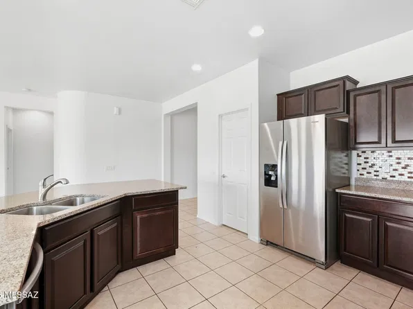 34604 S Bronco Dr, Red Rock, AZ 85145