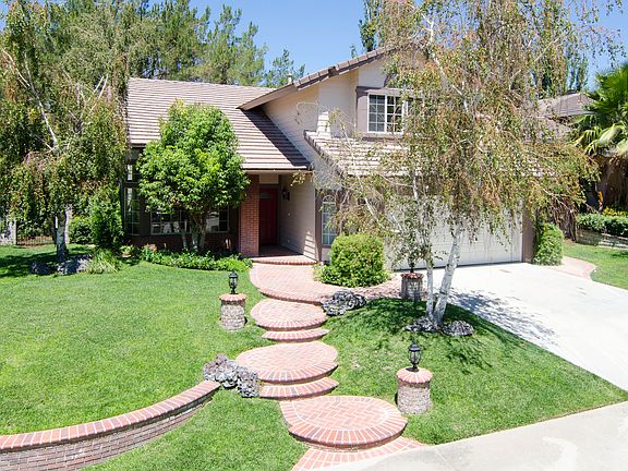 5th image of 22571 Hickory Pl