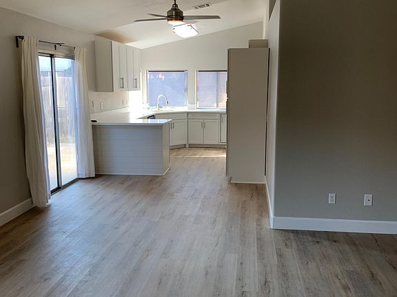 3rd image of 39761 Knollridge Dr