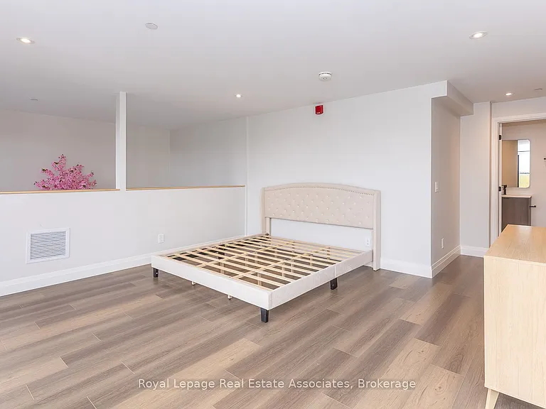 1000 Bathurst St #401 — Photo 23