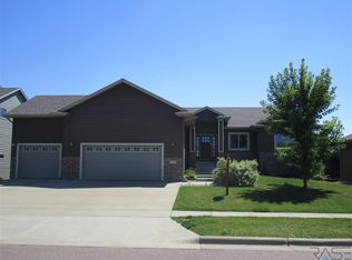1704 S Monticello Ave, Sioux Falls, SD 57106